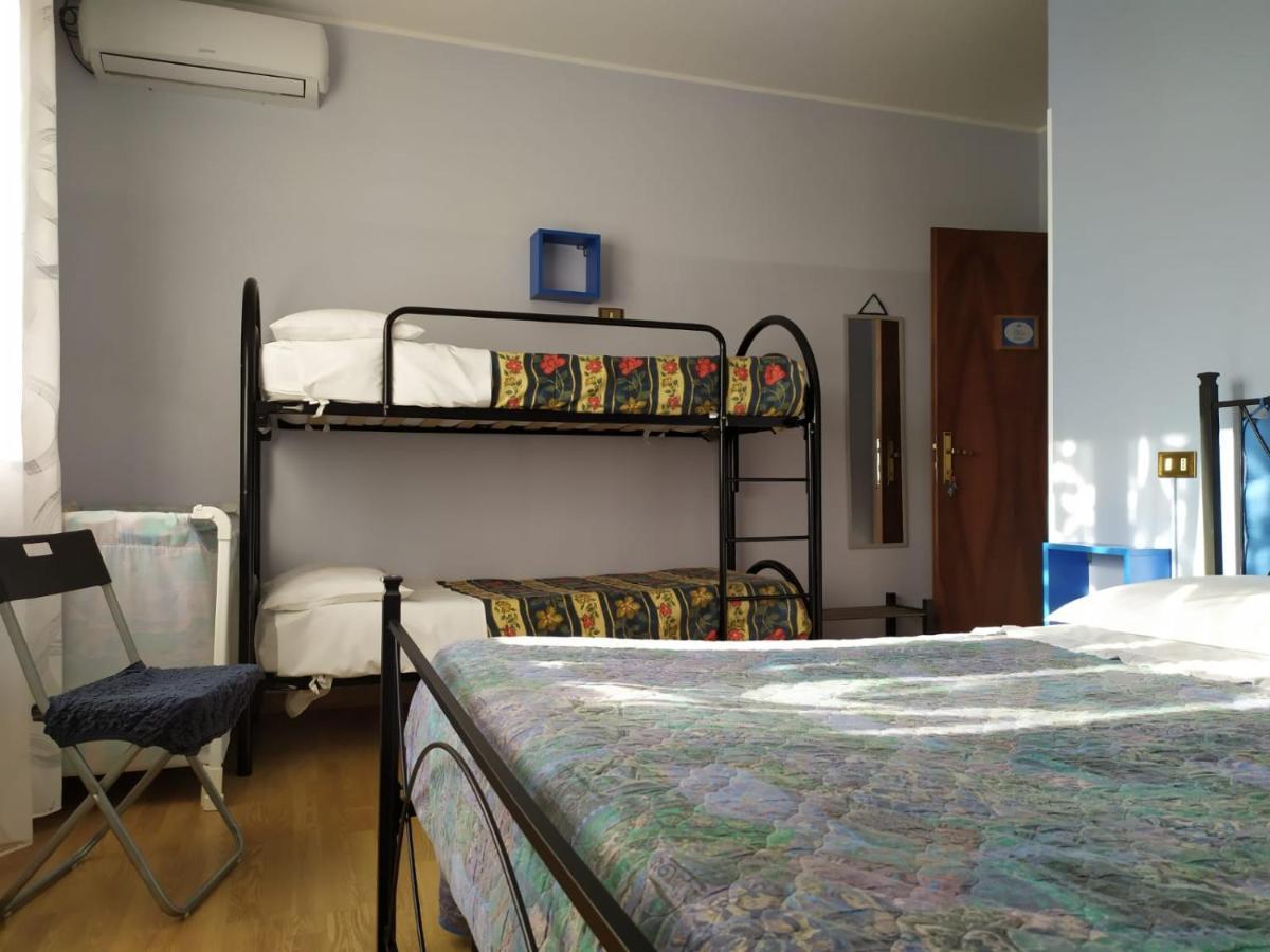 B&B La Casa Di Angelica Розето-дельи-Абруцци Экстерьер фото