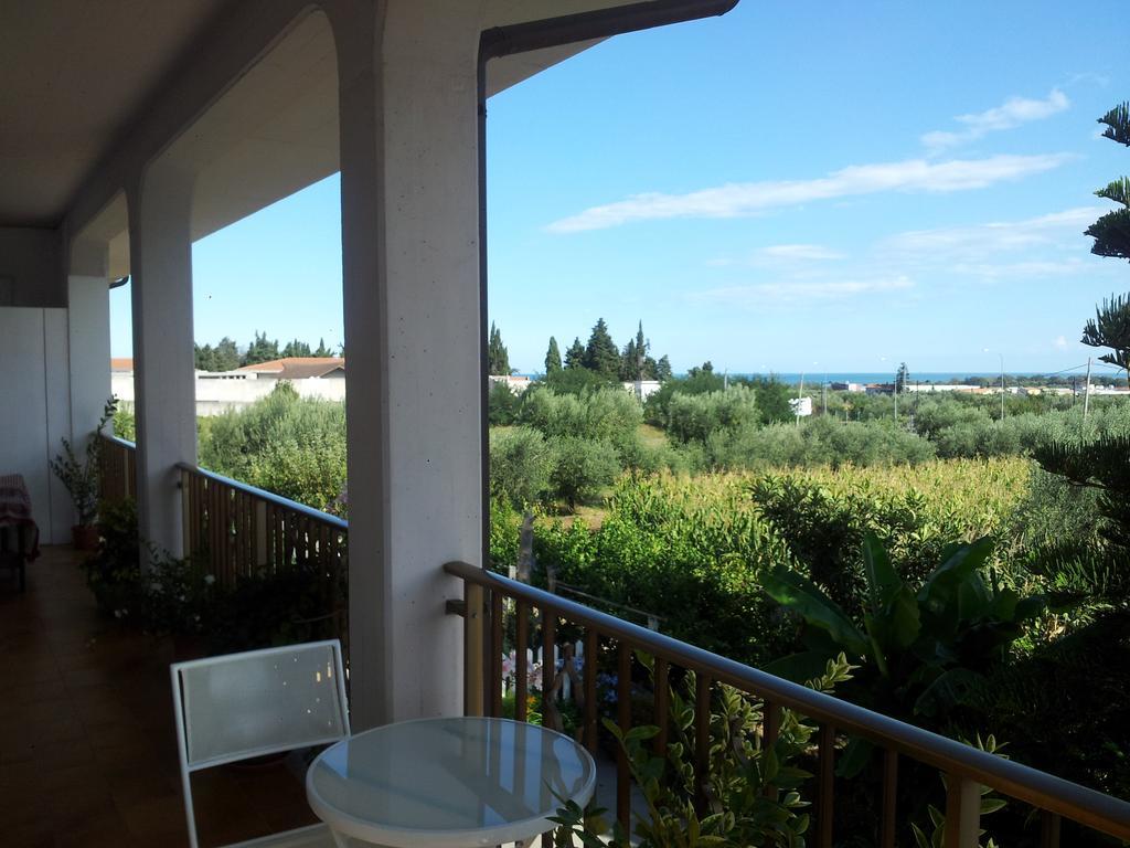 B&B La Casa Di Angelica Розето-дельи-Абруцци Экстерьер фото